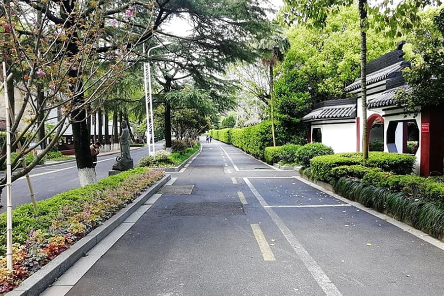 杭州市上城区南山陵园园区环境图