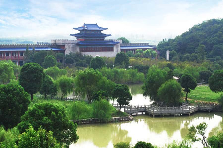 杭州市萧山区慈福园公墓园区湖景图