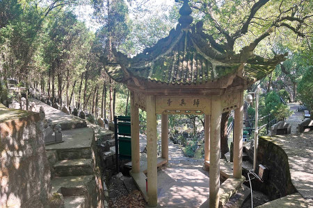 杭州市西湖区钱江陵园园区休息亭