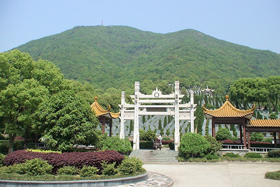 杭州市上城区龙居寺陵园墓区环境图