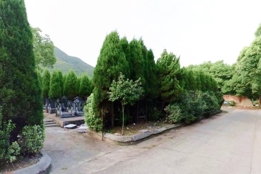 元宝山陵园墓区环境图