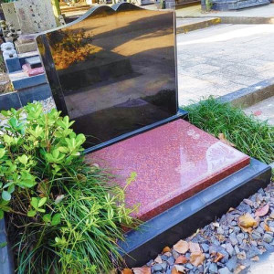 元宝山陵园传统立碑