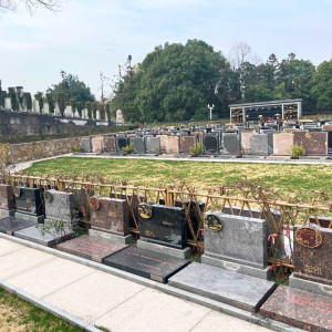 龙墅福园公墓传统立碑